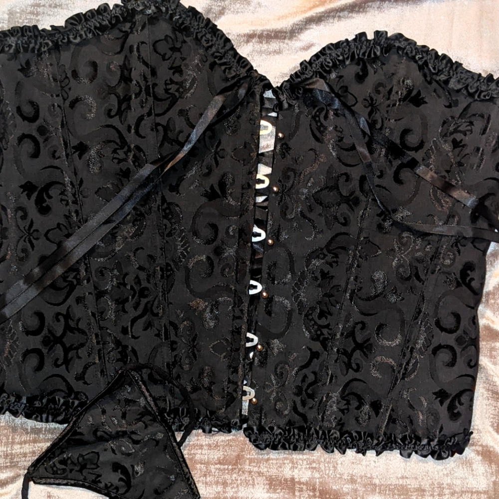 Women's Corset with matching thong